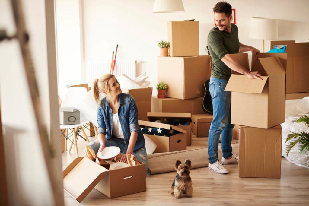 Wondering how to pack an apartment? We can help! Discover how to pack quickly while also keeping your belongings safe and secure.